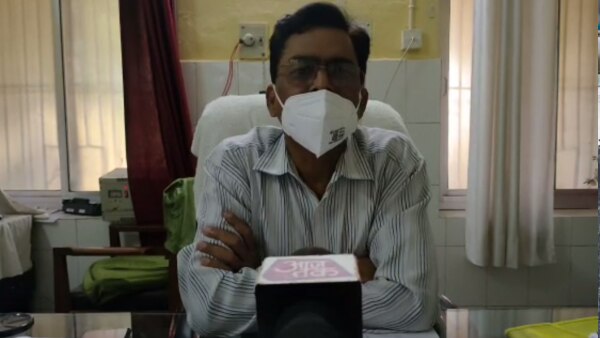 डॉक्टर घनश्याम सिंह (फोटो- अंचल श्रीवास्तव) Gonda Covid Hospital (2)