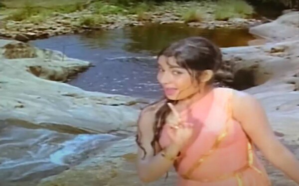खूब हल्ला मचा था इस गाने पर. Jaya Controversial Song 1