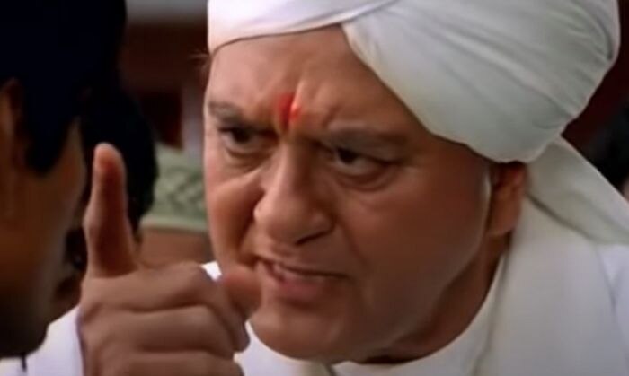 सरकार के भ्रष्टाचार से लेकर, इंडियन टीम की हार तक, हर बात का ग़ुस्सा तुझपर निकालेंगे. बोल कर दूं इनके हवाले. (मुन्नाभाई MBBS मूवी का एक सीन) सरकार के भ्रष्टाचार से लेकर, इंडियन टीम की हार तक, हर बात का ग़ुस्सा तुझपर निकालेंगे. बोल कर दूं इनके हवाले. (मुन्नाभाई MBBS मूवी का एक सीन)