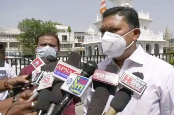 जितेंद्र सिंह के अनुसार उन्हें इस घटना की कोई जानकारी नहीं. Ujjain Collector Jitendra Singh