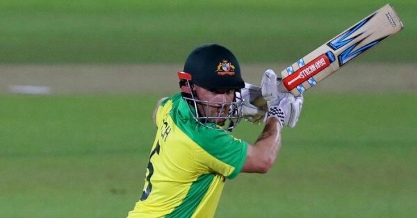 ऑस्ट्रेलियाई कप्तान एरॉन फिंच. Aaron Finch Bat
