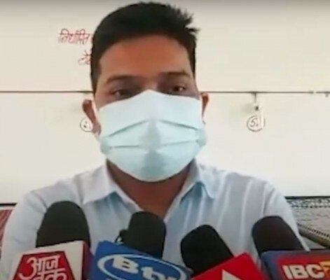 बालाघाट के डीएम दीपक आर्या जिनकी दूरदर्शिता की वजह से पहले ही ऑक्सीजन की व्यवस्था कर ली गई. फोटो - आज तक Deepak Arya Balaghat Dm