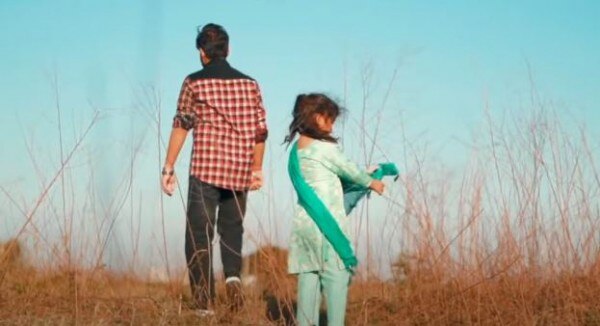 ये न आया दिमाग में कि बेटी को खुद से अपनी सिचुएशन हैंडल करना सिखा दें. इस लायक बना दें कि दुनिया ख़राब भले ही हो, कम से कम अपना ख्याल तो रख ही सकें, लेकिन नहीं. सेवियर कॉम्प्लेक्स का कोई इलाज नहीं दिखाई देता दूर दूर तक. Dheeyan 2