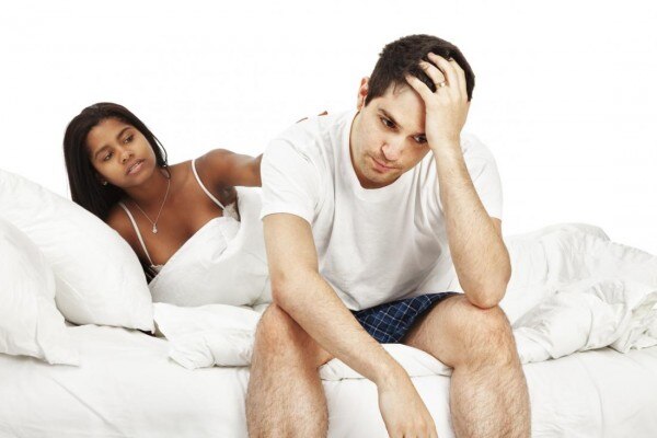 शर्म की वजह से लोग एडमिट नहीं करना चाहते कि वो ED से जूझ रहे हैं. फोटो - Medical News Today Erectile Dysfunction