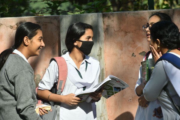 एग्जाम को लेकर कोई फैसल नहीं होने से स्टूडेंट्स तनाव में हैं. (सांकेतिक फोटो) Coronavirus