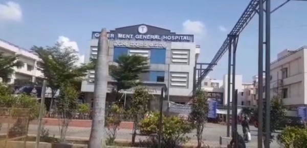 गवर्मेंट जनरल हॉस्पिटल, जहां करीब 400 कोरोना मरीज भर्ती हैं. फोटो - आज तक Government General Hospital