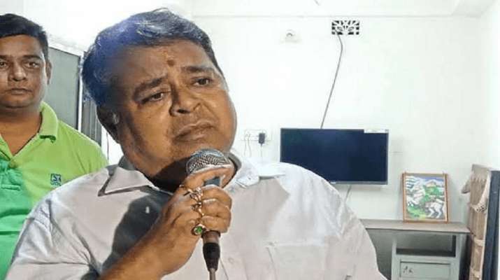TMC के नेता Kajal Sinha. वे नॉर्थ 24 परगना जिले की खारदाह सीट से खड़े थे. (फोटो-ट्विटर से) TMC के नेता Kajal Sinha. वे नॉर्थ 24 परगना जिले की खारदाह सीट से खड़े थे. (फोटो-ट्विटर से)