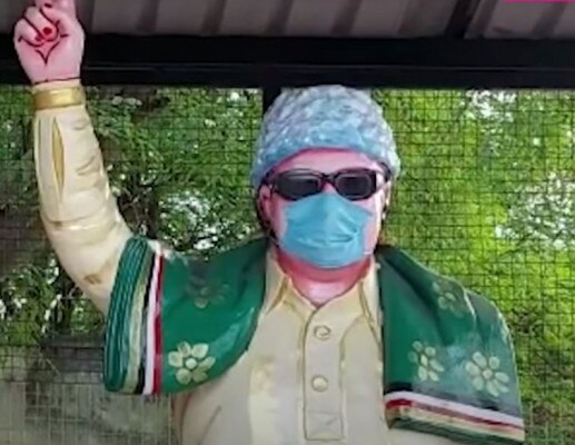 एमजीआर की मास्क लगी हुई मूर्ति. Mgr Statur