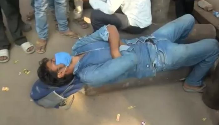 तीन दिन से ऑक्सीजन का इंतजार करते आशीष Oxygen (2)