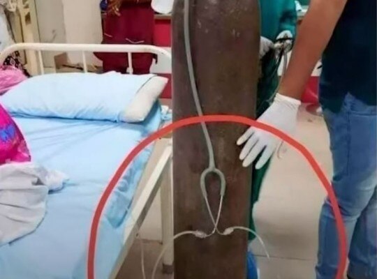 आपदा में आविष्कार का सटीक उदाहरण. फोटो - आज तक Oxygen Sthethoscope
