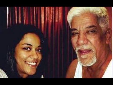 अपने पिता के साथ मुमैत. Abdul Rashid Khan
