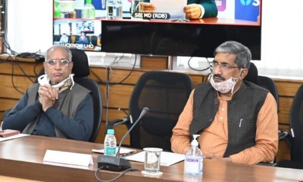 श्री रामजन्मभूमि ट्रस्ट के महामंत्री चंपत राय के साथ डॉ. अनिल मिश्र (दाएं) श्री रामजन्मभूमि ट्रस्ट के महामंत्री चंपत राय के साथ डॉ. अनिल मिश्र (दाएं)