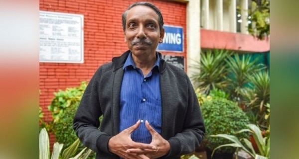 JNU के वीसी एम जगदीश कुमार का ने साफ किया है कि यूनिवर्सिटी में एडमिशन इंट्रेंस एग्जाम के आधार पर ही होगा. (फोटो- PTI) JNU के वीसी एम जगदीश कुमार का ने साफ किया है कि यूनिवर्सिटी में एडमिशन इंट्रेंस एग्जाम के आधार पर ही होगा. (फोटो- PTI)