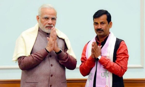 प्रधानमंत्री नरेंद्र मोदी के साथ अयोध्या के मेयर ऋषिकेश उपाध्याय. (फोटो- फेसबुक) प्रधानमंत्री नरेंद्र मोदी के साथ अयोध्या के मेयर ऋषिकेश उपाध्याय. (फोटो- फेसबुक)