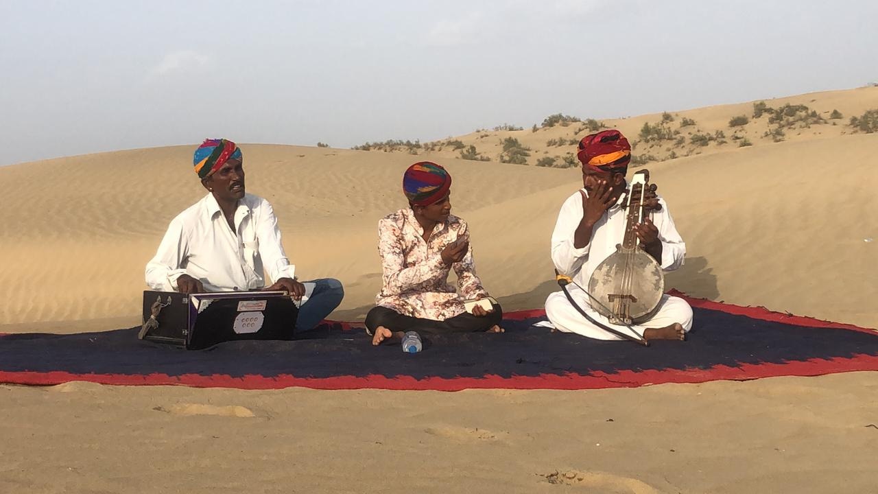 राजस्थान के लोक कलाकार (तस्वीर: सुमेर सिंह राठौर) राजस्थान के लोक कलाकार (तस्वीर: सुमेर सिंह राठौर)