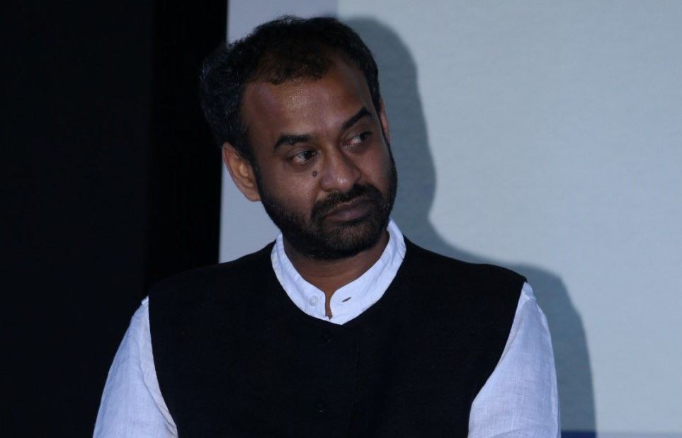 मधु मंटेना आमिर खान की 'गजनी' समेत कई फिल्में प्रोड्यूस कर चुके हैं. मधु,अनुराग कश्यप, विकास बहल और विक्रमादित्य मोटवाने के साथ मिलकर फैंटन नाम की प्रोडक्शन कंपनी में भी पार्टनर थे. मधु मंटेना आमिर खान की 'गजनी' समेत कई फिल्में प्रोड्यूस कर चुके हैं. मधु,अनुराग कश्यप, विकास बहल और विक्रमादित्य मोटवाने के साथ मिलकर फैंटन नाम की प्रोडक्शन कंपनी में भी पार्टनर थे.