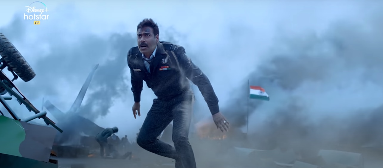 अजय देवगन ने 'भुज' में जो वर्दी पहनी है, उसका इस्तेमाल तब भारतीय वायुसेना नहीं करती थी. (फोटो: 'भुज' के ट्रेलर से स्क्रीनशॉट) अजय देवगन ने 'भुज' में जो वर्दी पहनी है, उसका इस्तेमाल तब भारतीय वायुसेना नहीं करती थी. (फोटो: 'भुज' के ट्रेलर से स्क्रीनशॉट)