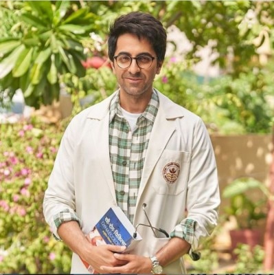फिल्म डॉक्टर जी में Ayushmann Khurrana इस लुक में नज़र आएंगे. फोटो- Instagram Ayushmann Khurrana