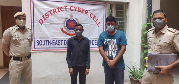 दिल्ली पुलिस ने रैकेट के दो लोगों को गिरफ्तार किया. (तस्वीर- अरविंद ओझा/आजतक) E6a6850b C108 40b2 9d52 D057d8903f79