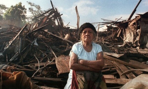 1986 अल-सल्वाडोर भूकंप के कारण कई इमारतों को नष्ट हो गई और सैकड़ों लोगों की जान चली गई (तस्वीर: एएफपी) El Salvadore Earthquake