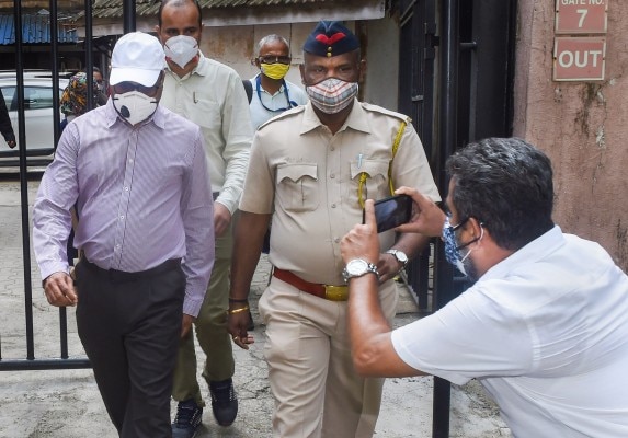 पुणे लैंड डील मामले में ED एकनाथ खडसे के दामाद गिरीश चौधरी को गिरफ्तार कर चुका है. (फोटो-PTI) Enforcemrnt Directorate Arrested Girish Chaudhary