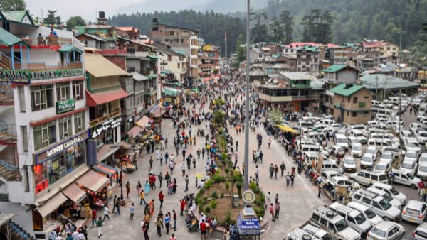 मनाली की ये तस्वीर 3 जुलाई की है. फोटो सोर्स- PTI Manali