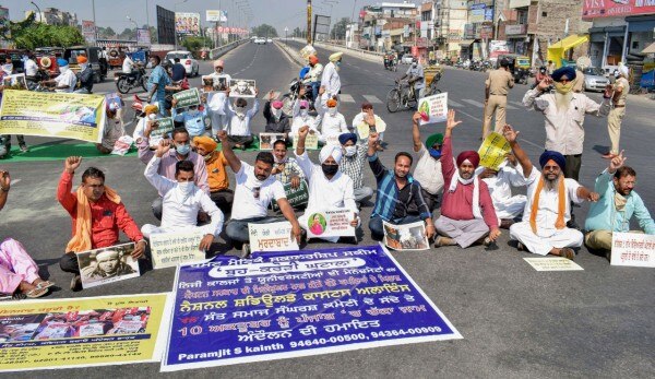 पिछले साल घोटाले को लेकर पंजाब में कई जगह विरोध प्रदर्शन हुए थे. (फाइल- पीटीआई) Scholarship Scam