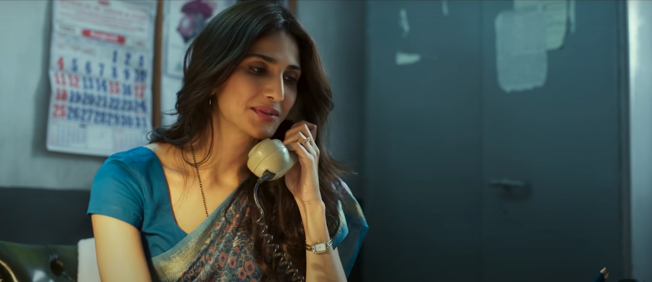 फिल्म के हीरो की पत्नी और एमटीएनल कर्मचारी के रोल में वाणी कपूर. फिल्म के हीरो की पत्नी और एमटीएनल कर्मचारी के रोल में वाणी कपूर.