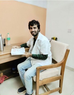 डॉक्टर विदित सिंह सिसोदिया, गायनेकोलॉजिस्ट, एनएचएल मेडिकल कॉलेज, अहमदाबाद डॉक्टर विदित सिंह सिसोदिया, गायनेकोलॉजिस्ट, एनएचएल मेडिकल कॉलेज, अहमदाबाद