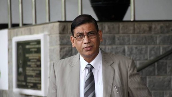 संविधान के जानकार और NALSAR हैदराबाद के कुलपति फैजान मुस्तफा के मुताबिक, कोर्ट का यह निर्धारित करना गलत है कि किसी मुसलमान के लिए दाढी रखना ज़रूरी नहीं है या नहीं. (फोटो: साभार द वायर) Img 20210824 Wa0021