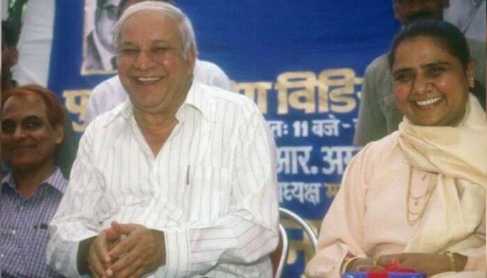 1997 की बात है, जब मायावती ने कुर्सी छोड़ने से मना कर दिया था. (फोटो- India Today Archive) Mayawati (1)
