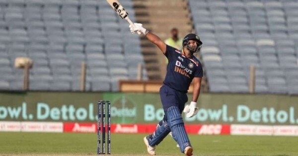 ऋषभ पंत का बैटिंग करने का अलग ही अंदाज़ (ट्विटर फ़ोटो) Pant Batting