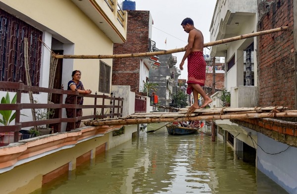 (तस्वीर- पीटीआई) Flood In Allahabad
