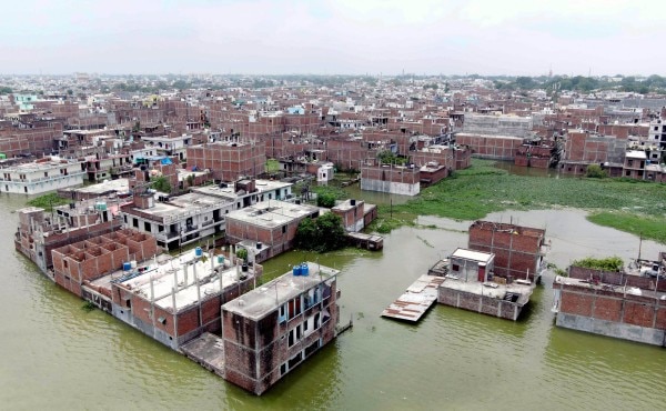 बाढ़ से प्रयागराज बेहाल. (तस्वीर- पीटीआई) Flood In Prayagraj