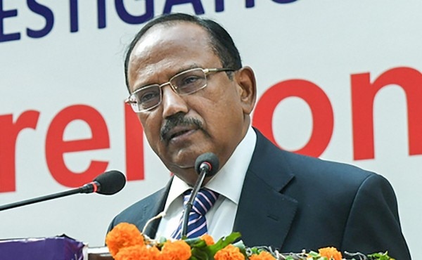 भारत के राष्ट्रीय सुरक्षा सलाहकार अजीत डोभाल. (तस्वीर- पीटीआई) Ajit Doval Attends Investiture Ceremony