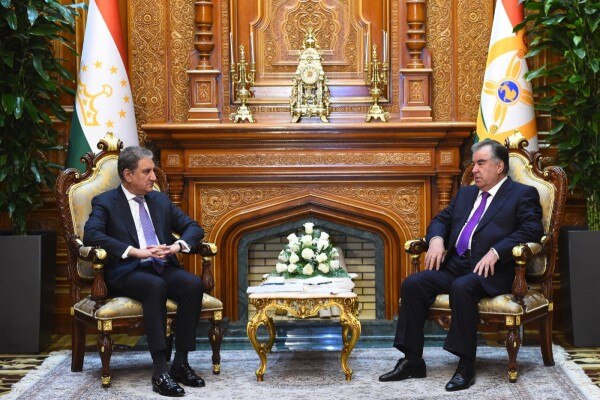 पाकिस्तान के विदेश मंत्री शाह महमूद कुरैशी ताजिकिस्तान के दौरे पर हैं. Tajikistan