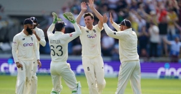 भारतीय पारी ढेर. फोटो: AP Team India All Out Leeds