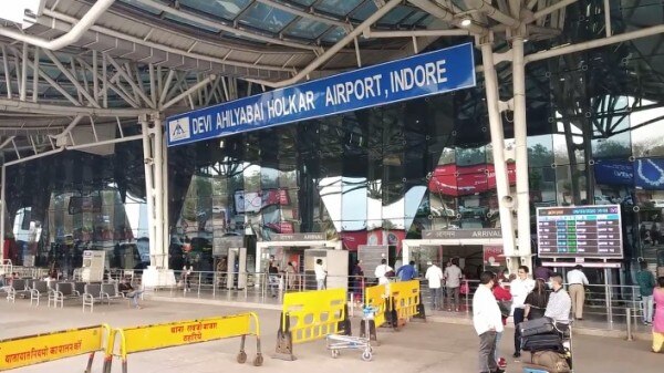 इंदौर एयरपोर्ट. (तस्वीर- धर्मेंद्र शर्मा/आजतक) Airport