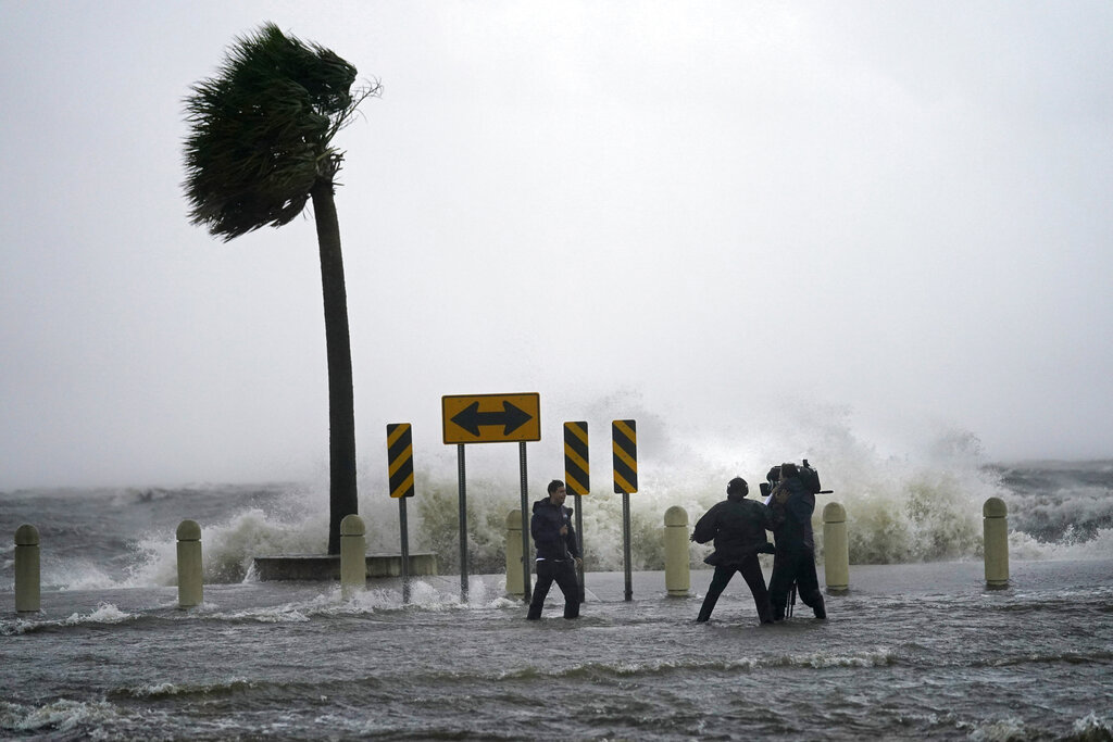 (फ़ोटो- असोसीएट प्रेस) Hurricane Ida Photo Gallery
