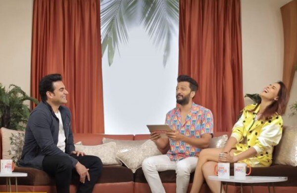 जेनेलिया डिसूज़ा और रितेश देशमुख, अरबाज़ खान के शो पिंच 2 पर. जेनेलिया डिसूज़ा और रितेश देशमुख, अरबाज़ खान के शो पिंच 2 पर.