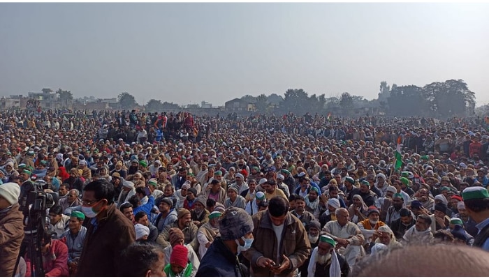 कार्यक्रम स्थल पर जमा भीड़ (फोटो- Tribal Army Twitter) Mahapanchayat (2)