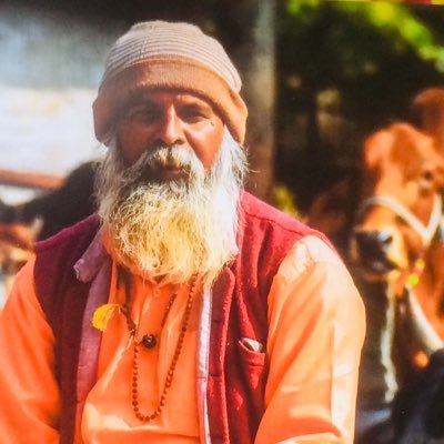 नोएडा के ब्रह्मचारी कुटी के महंत स्वामी ओम भारती. फ़ोटो साभार- ट्विटर Swami Om