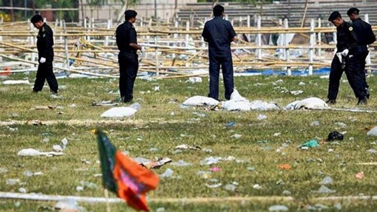 धमाके के बाद की तस्वीर. (फाइल फोटो- इंडिया टुडे.) Gandhi Maidan Serial Blast