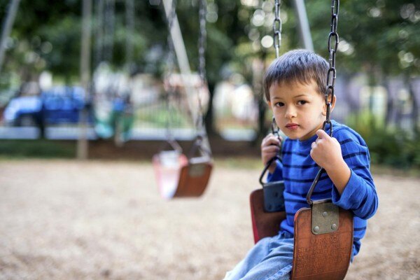 ADHD में बच्चे को ध्यान केंद्रित करने में परेशानी होती है ADHD में बच्चे को ध्यान केंद्रित करने में परेशानी होती है
