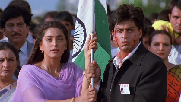'फ़िर भ इडिल है हिंदुस्तानी' में शाहरुख़ खान और जूही चावला. 'फ़िर भ इडिल है हिंदुस्तानी' में शाहरुख़ खान और जूही चावला.