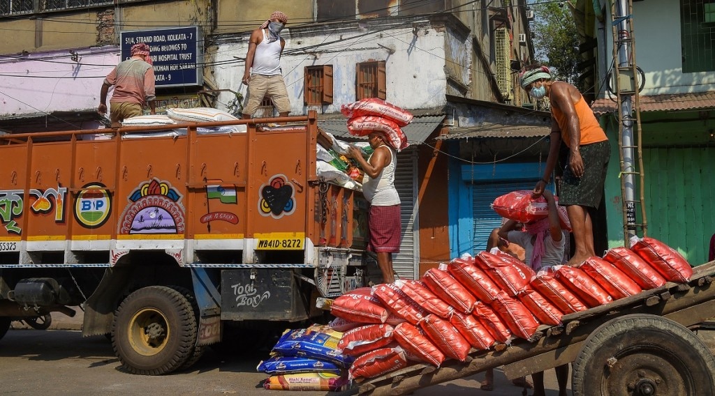 तस्वीर- पीटीआई से साभार. labour, labor