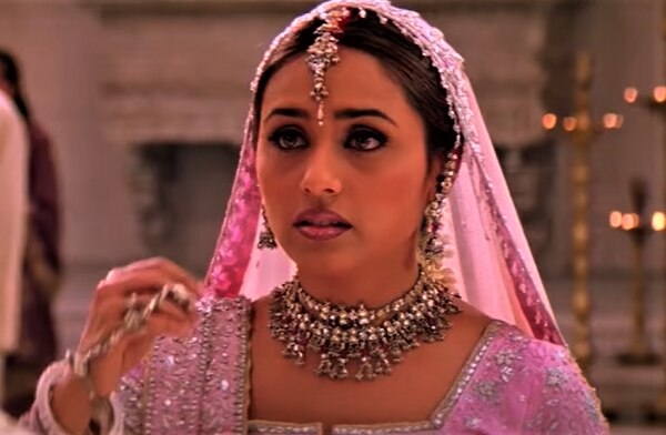 फिल्म 'मुझसे दोस्ती करोगी' का सीन Screenshot (190)