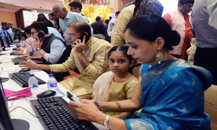 मुहूर्त ट्रेडिंग इस बार दिवाली की शाम होगी (फोटो - बिज़नेस टुडे) मुहूर्त ट्रेडिंग इस बार दिवाली की शाम होगी (फोटो - बिज़नेस टुडे)