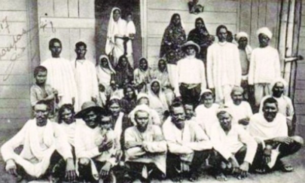 1910 में आख़िरी गिरमिटिया जहाज़ी मॉरीशस पहुंचे (तस्वीर: Commons) Untitled Design (5)