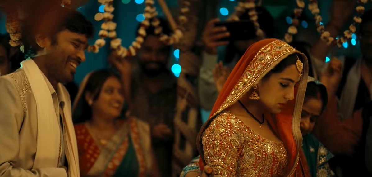 विशू को लाफिंग गैस और रिंकू को नशे की दवा खिलाकर दोनों की शादी करवा दी जाती है. विशू को लाफिंग गैस और रिंकू को नशे की दवा खिलाकर दोनों की शादी करवा दी जाती है.